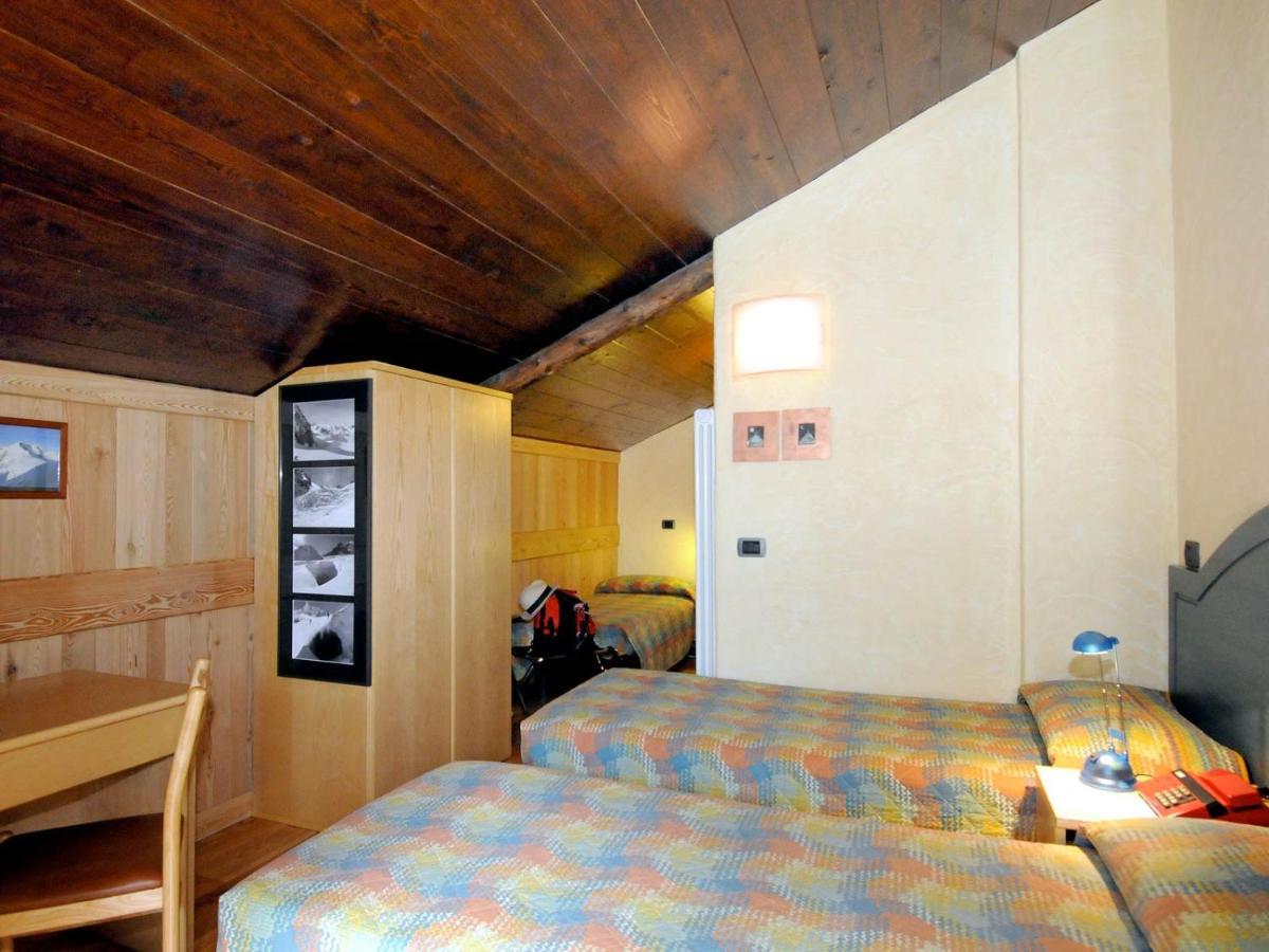 Hotel Aigle Courmayeur Buitenkant foto
