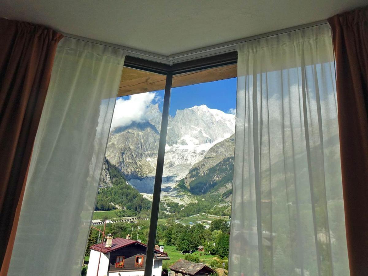 Hotel Aigle Courmayeur Buitenkant foto