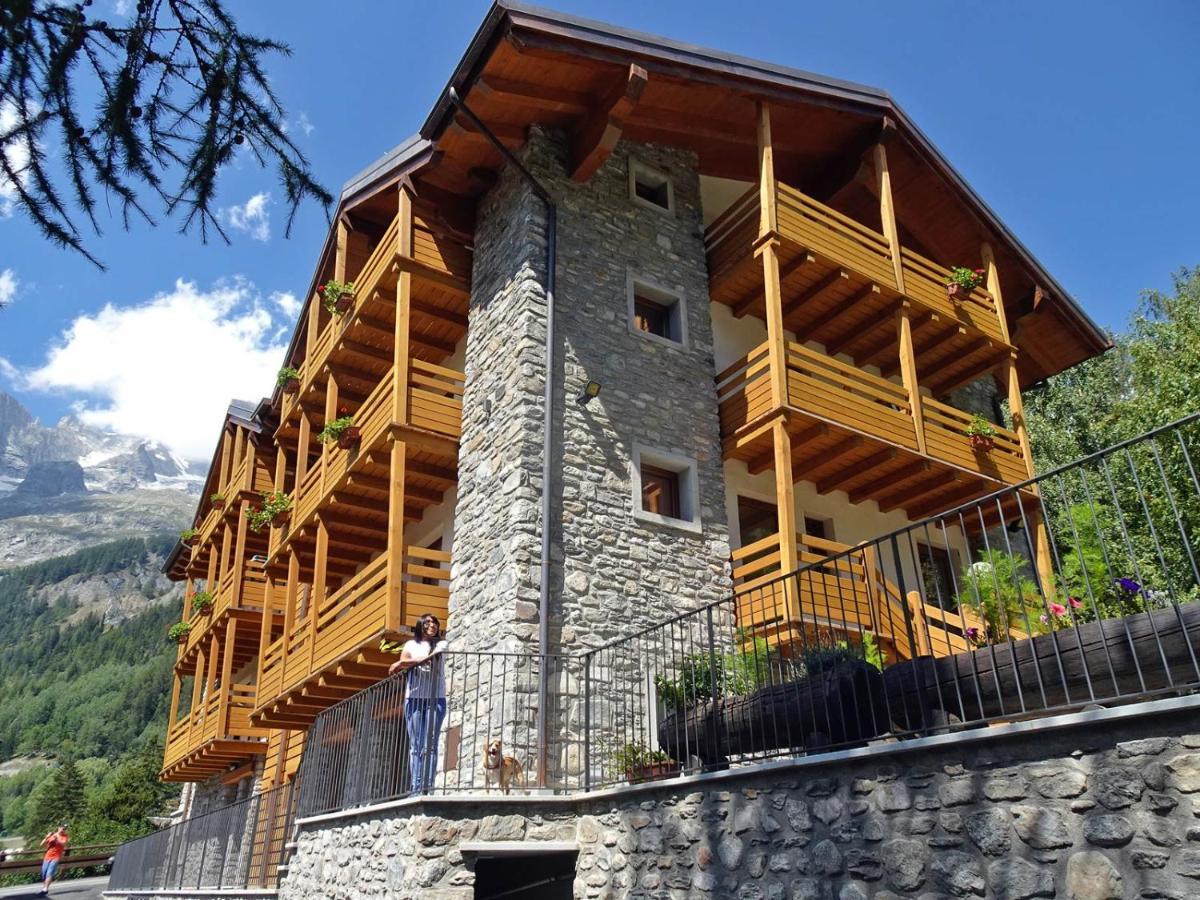 Hotel Aigle Courmayeur Buitenkant foto