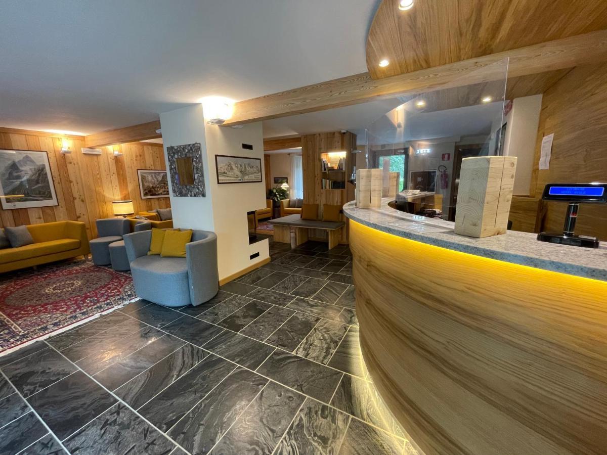 Hotel Aigle Courmayeur Buitenkant foto