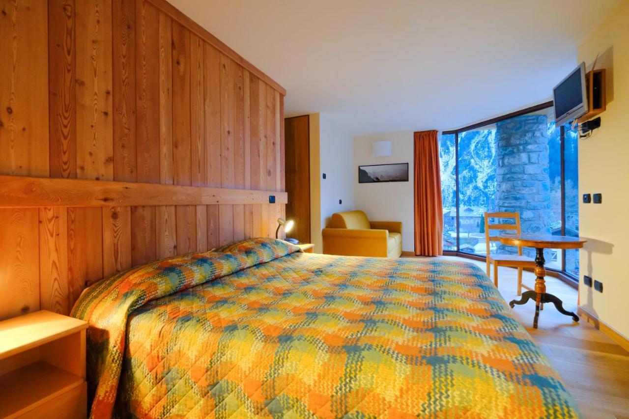 Hotel Aigle Courmayeur Buitenkant foto