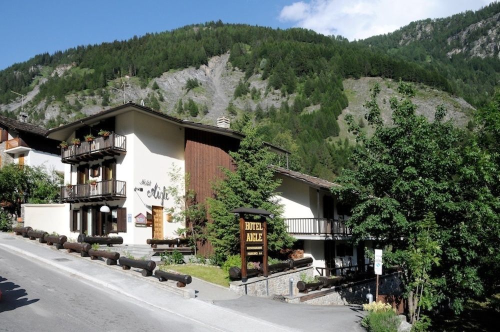Hotel Aigle Courmayeur Buitenkant foto